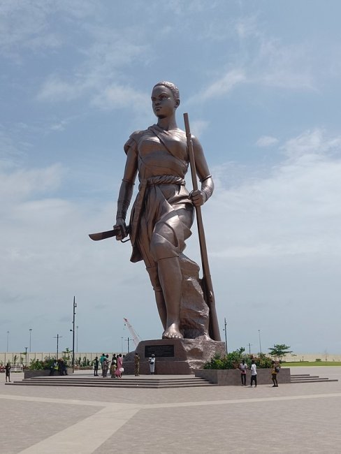Statue des Amazones à Cotonou au Bénin