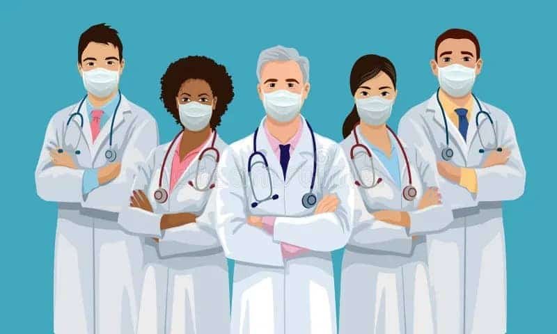 Bénévole en stage effectuant un examen médical dans un centre de santé au Bénin